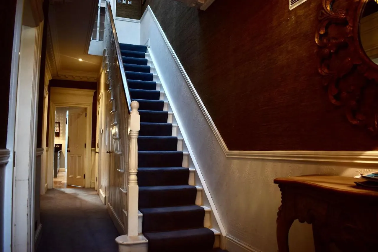 Refurbished Traditional Dublin Townhouse 0*,  İrlanda