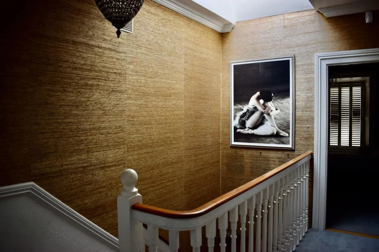Refurbished Traditional Dublin Townhouse Holiday home